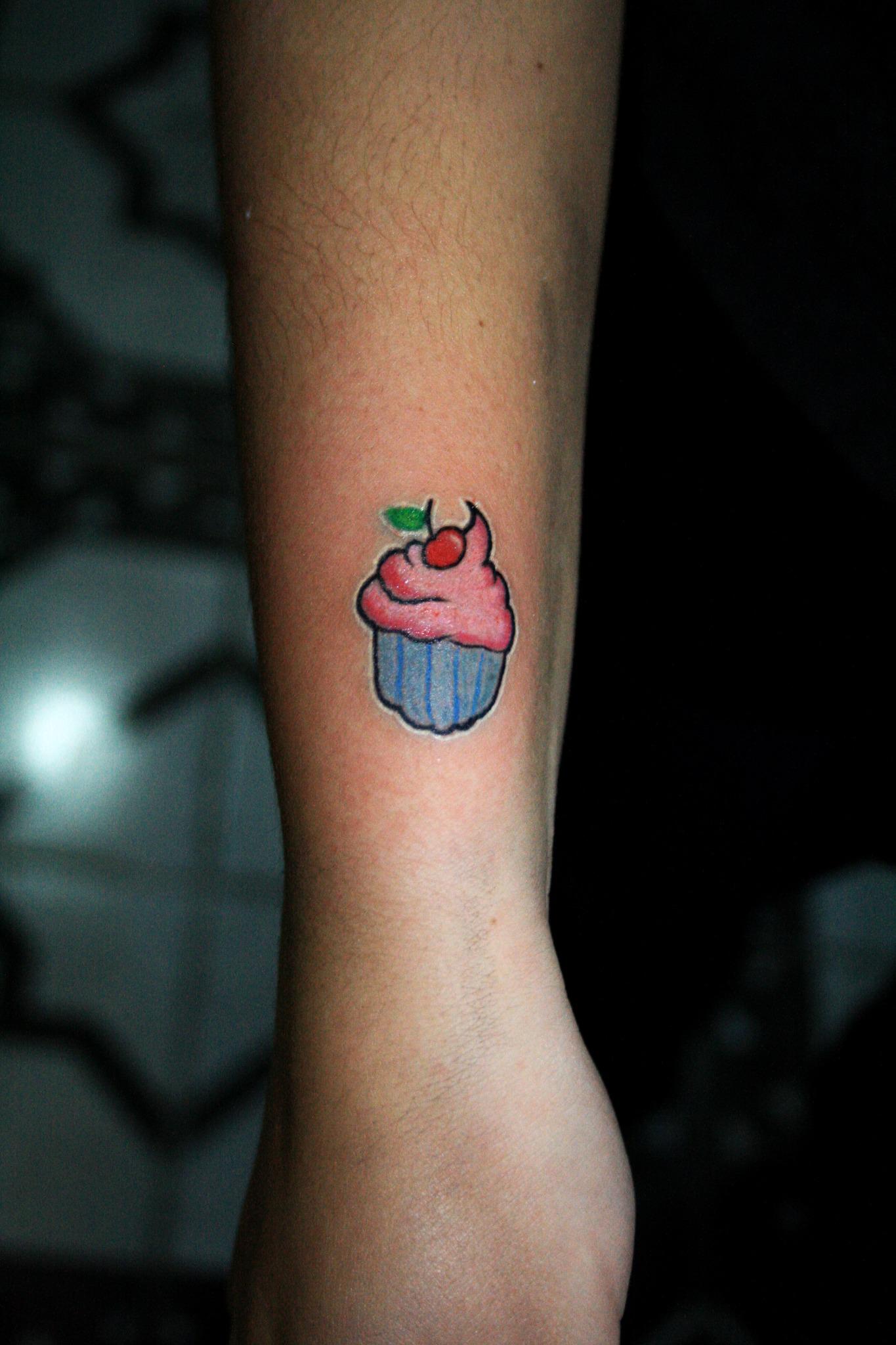 Cute cupcake tattoo  Tattoogridnet