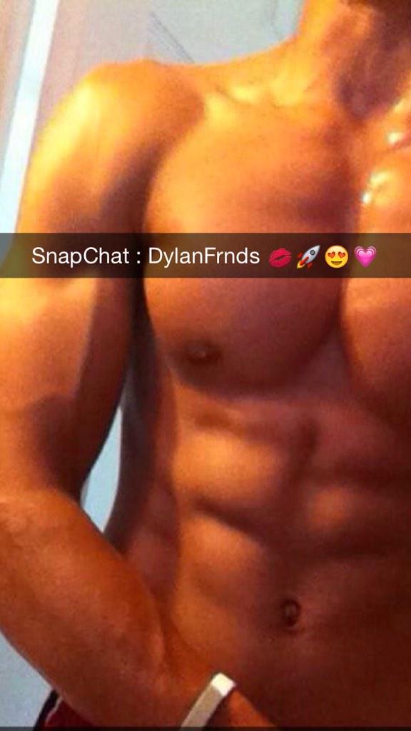 InfosDeFilles_'s tweet photo. Ajoutez-le sur Snap: DylanFrnds 👊😏😍💋 http://t.co/paInT5UKvk