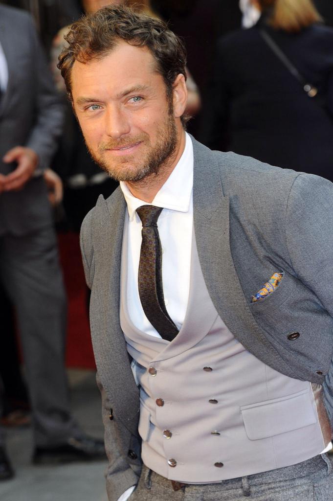 Happy birthday to Jude Law, I\ve loved him since forever     
