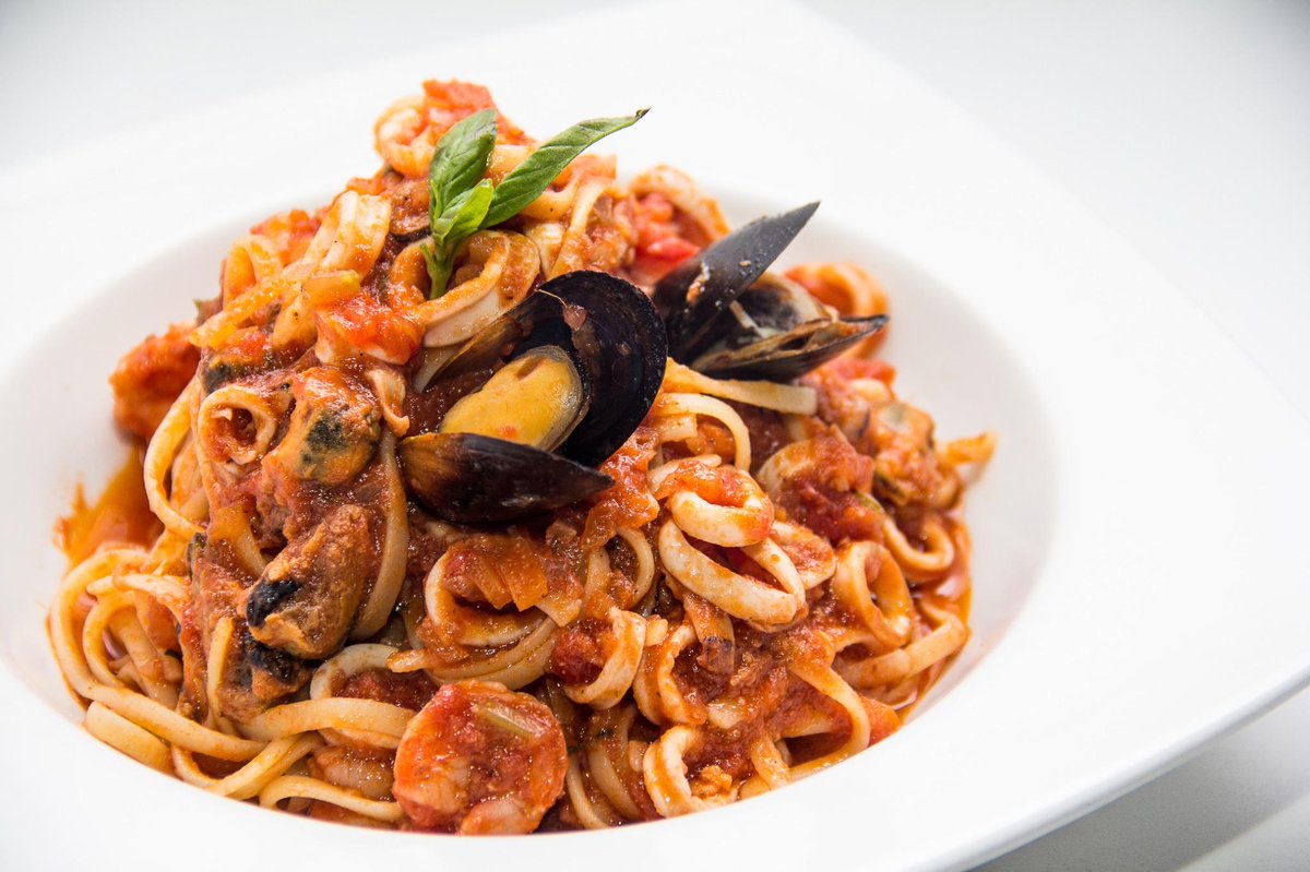 planetbistro's tweet photo. Nuestro Linguine Frutti di Mare es de otro planeta! Preparado con Pasta larga con mariscos variados en salsa roja. http://t.co/iYF4niCt8T