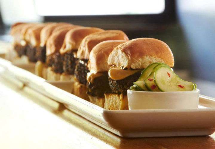 ImpulcityChi's tweet photo. Try @MANAfoodbar for #vegetarian-friendly dishes that meat lovers are also sure to enjoy! #Chicago #WickerPark http://t.co/QkYdcSYPDM
