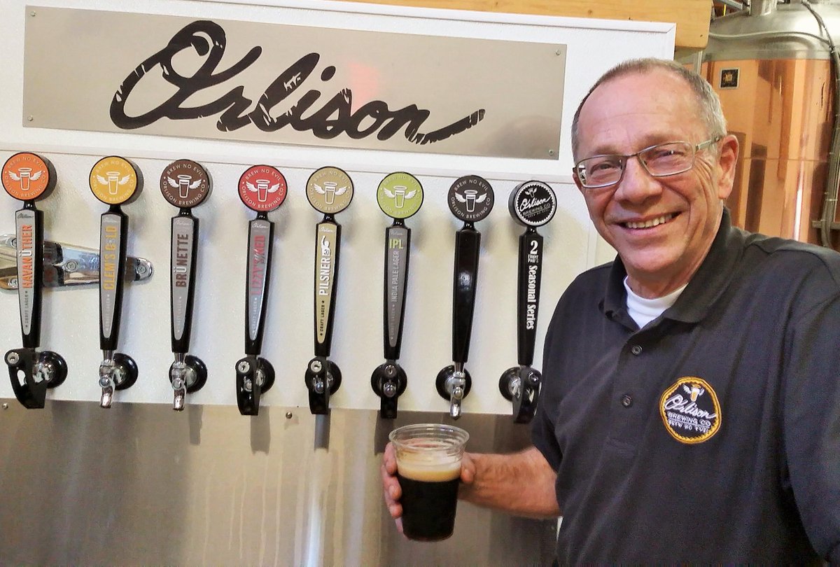 spokane7's tweet photo. #OnTapSpokane @BoninoBeer takes #7SipsWith Bernie Duenwald of @OrlisonBrewing http://t.co/EdZ2Ot82bs http://t.co/TNhfZv3uGV