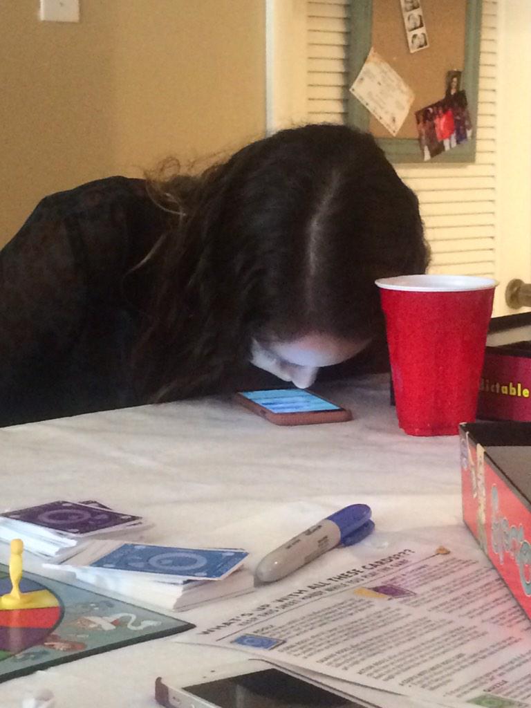 melcheca's tweet photo. Jaymi's new form of "bird texting" text with the nose #hip #beforethetrend http://t.co/GO4pm0ogXG
