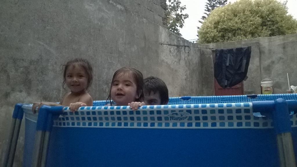 Catrina_83's tweet photo. Tarde de pileta http://t.co/YtcHUTZnxX