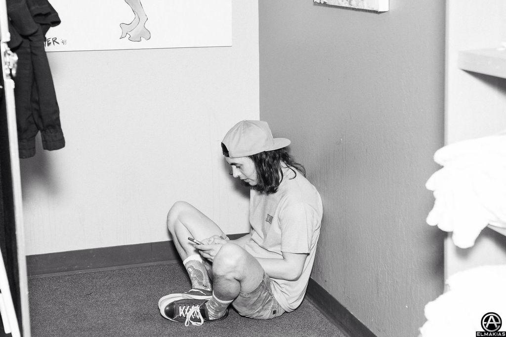 piercethevic's tweet photo. An Instagram of an Instagram // 📷 by @elmakias 🔮✨ #inception http://t.co/DFa7BjRUQd