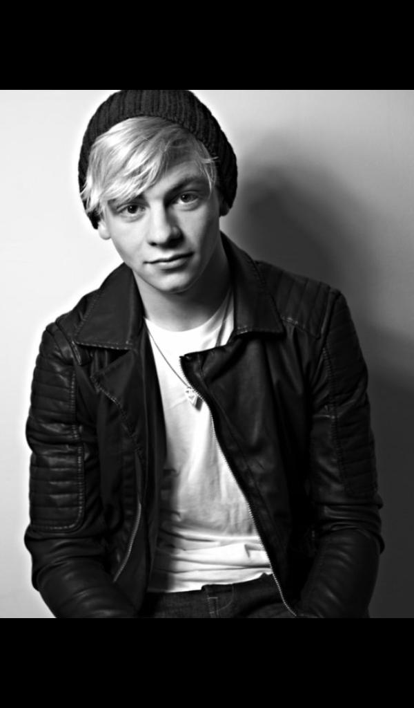 Happy birthday Ross Lynch   love you so much have a wonderful birthday is            