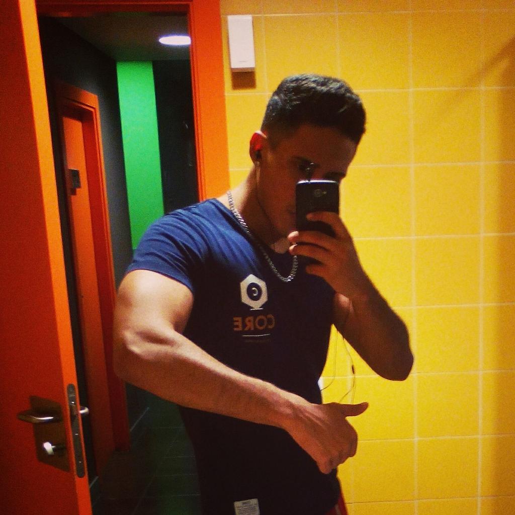 ColomboMusik1's tweet photo. #GymTime http://t.co/92oUUGIaUB