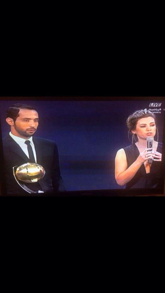 PostBadMarocain's tweet photo. Le meilleur des capitaine RT“@MedhiBenatia: je suis très fière de représenter le monde arabe.al hamdoulillah” http://t.co/g2nyNb6ua7