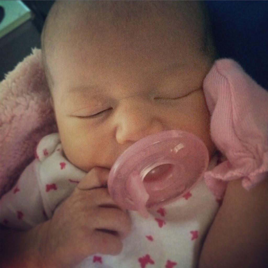 HWilliams120283's tweet photo. Got to snuggle this lil angel today! Love her so! 😘💜🎀 #paxtonjaye #niece #lovelovelove http://t.co/VS41zuEdoo