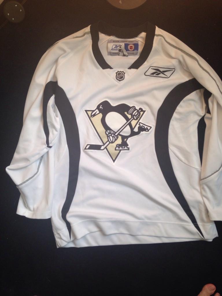 SickFind's tweet image. A bunnnnnnnnch of new stuff just went up in the shop! WOOWEEE! Instagram.com/SickFind