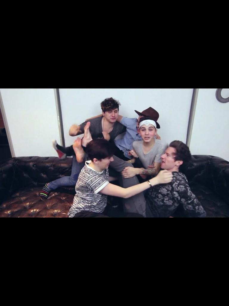 kaleycuoco626's tweet image. #o2lmemories #o2lforever #RIPO2L I love you all so much