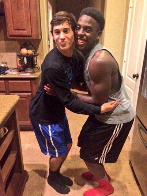 jayfutch15's tweet photo. “@TripInATweet: girls be posting pics like http://t.co/45QLiIugDx” @Kira_Guarino @hochy_7 😂😂😂