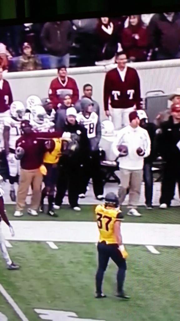 RecruitColton28's tweet photo. Mike Richardson... Bye Bye 🙌🙌🙌 http://t.co/4uY5JwCya6