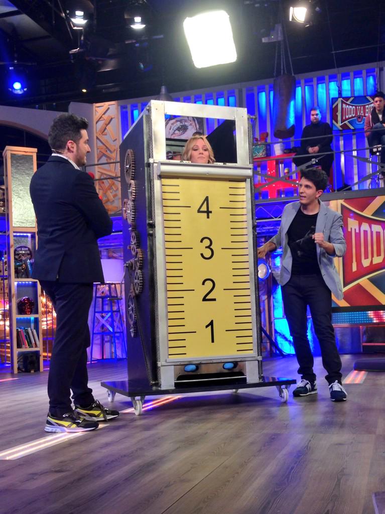 ClubDeFansTVB's tweet photo. RT si tu también te llevarías una @Edurnity de bolsillo ¡GRANDE @jorgeluengo! #EdurneQuedateTVB http://t.co/tHhnL71u8K