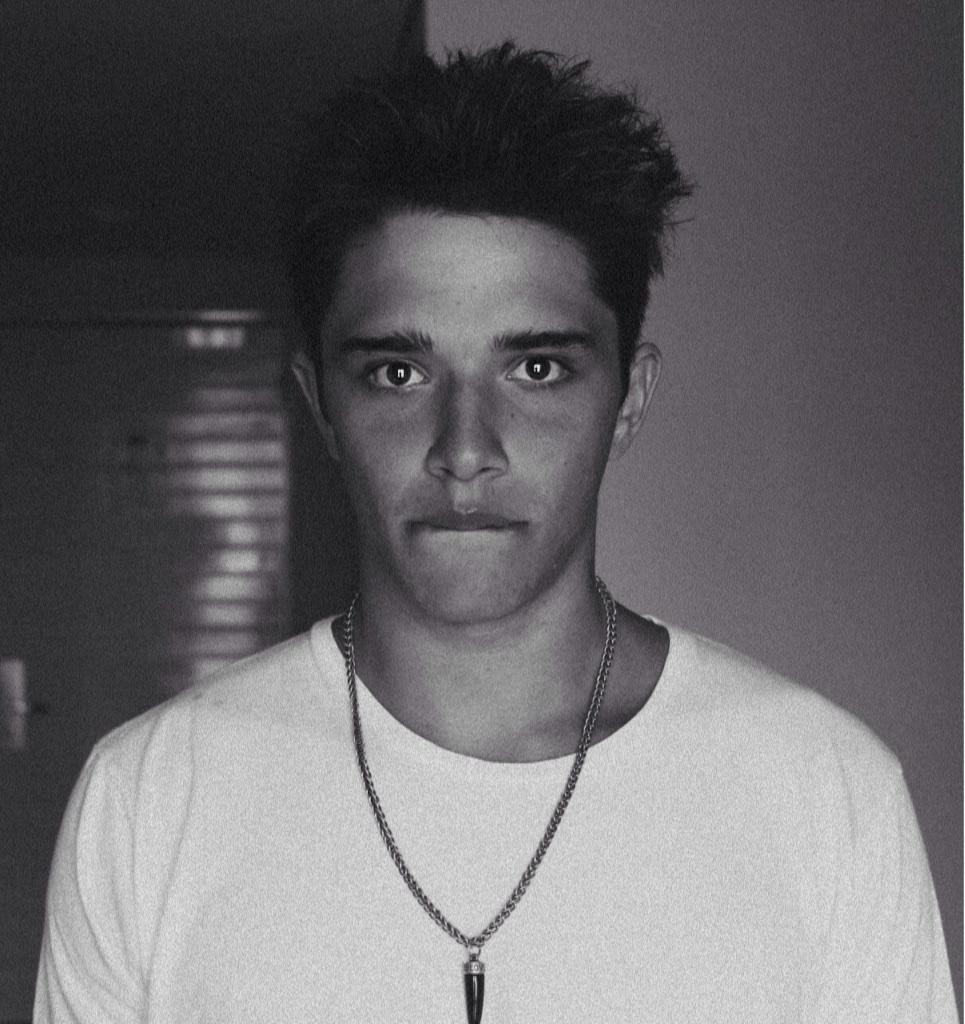 JulianSerrano01's tweet photo. 😶 http://t.co/djTI9iXZjN