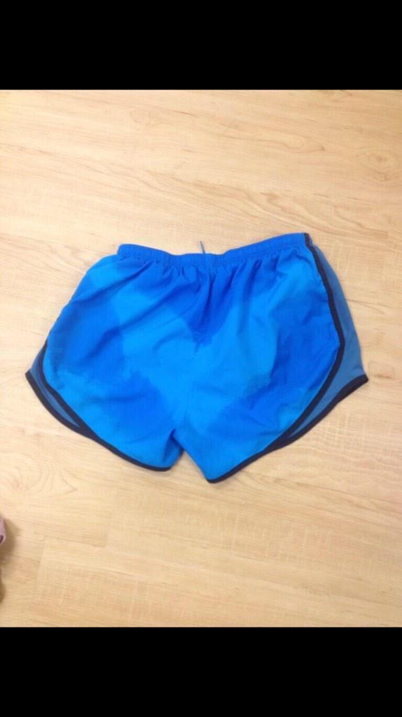 MasterBruceW's tweet image. BOOTY SO SWEATY IT BE CALLIN' FOR ME