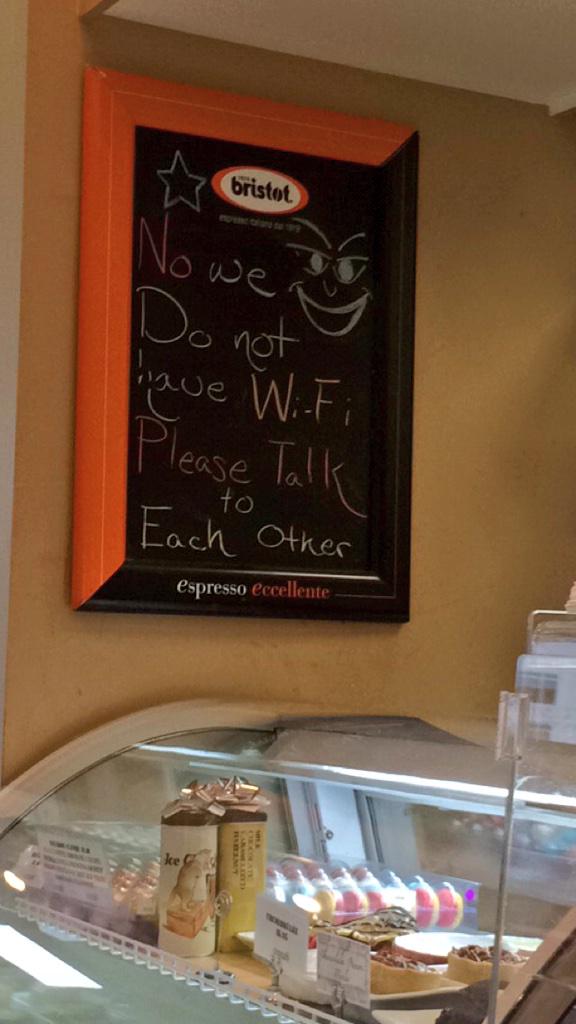 hannahweiswoman's tweet photo. #true #lol #smallcoffeeshops http://t.co/uixI6Y1i0P