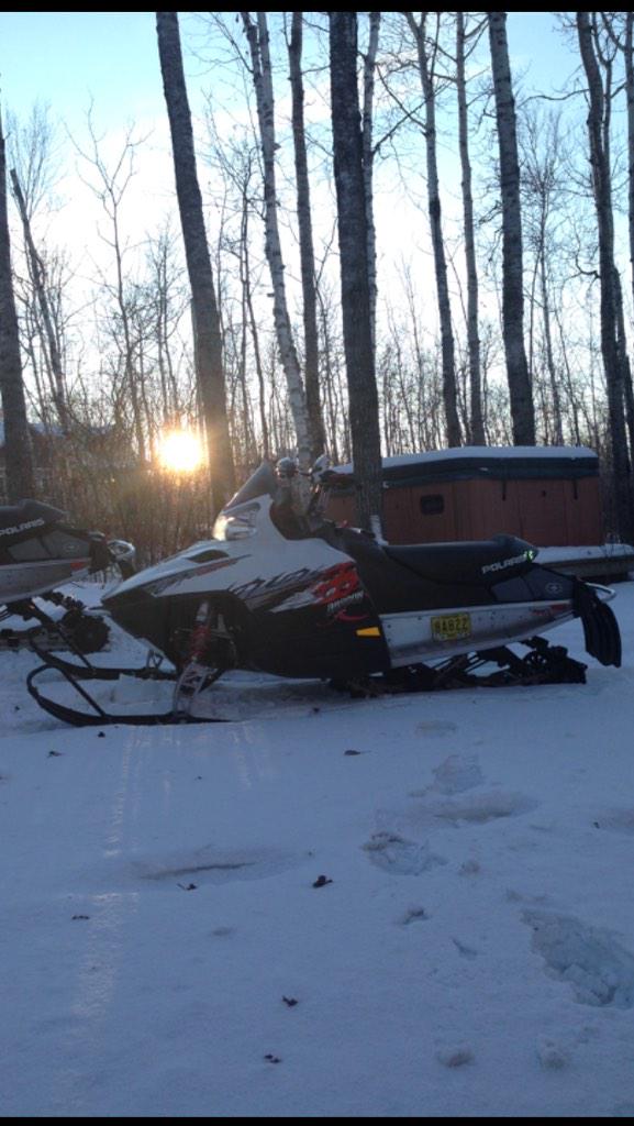 SnowmobilePics's tweet photo. #Polaris #Dragon #SledLife #FoundSomeSnow http://t.co/k3z7iyruor