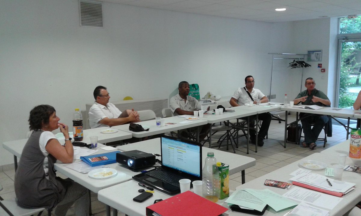 BerthoMayette's tweet photo. Réunion de travail des membres du Bureau de L'@AssociationEPH "ensemble pour Haïti Rhône-Alpes à Grenoble http://t.co/3MkzVlVeJJ