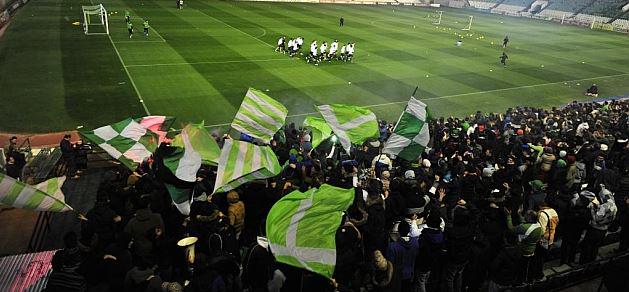 marca's tweet photo. El beticismo, entusiasmado con el regreso de Pepe Mel http://t.co/ov8ByNdDBo http://t.co/vTH0PEl9eE