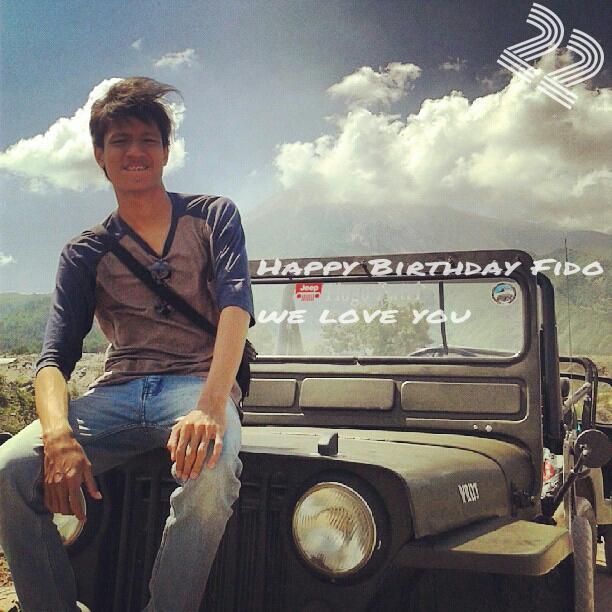 Rezzemair's tweet photo. Happy Birthday our guitarist @ilhamdipa !!!terus berkarya kawan! http://t.co/sIYr4ks0bD