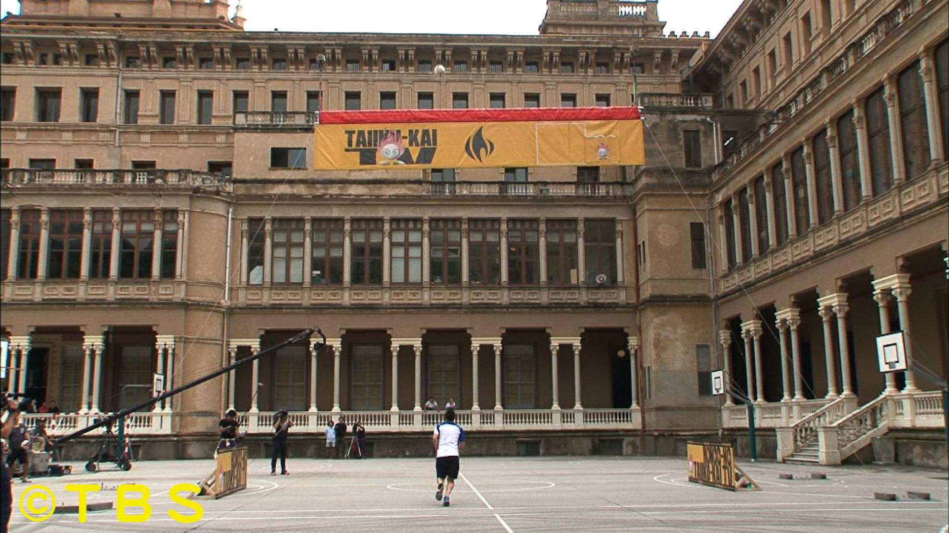 Tbs炎の体育会tv 元日ｓｐには 人類で最もサッカーの上手い男 リオネル メッシ選手が登場します 挑戦するのは 究極の リフティング競技 リフティング ハイ 果たして メッシ選手の記録は Http T Co Rtdzoxhr8j Twitter