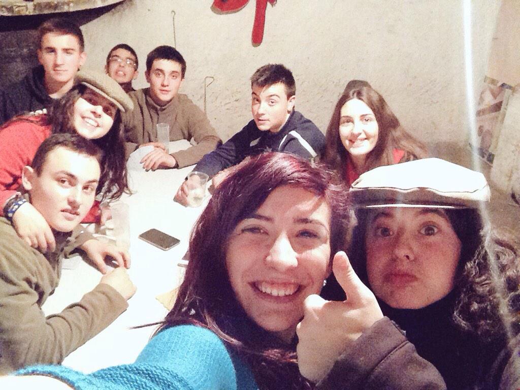 AndreaCatalan_'s tweet photo. Empezar asi, ir a Teruel y acabar bien... Menuda empresa http://t.co/hk89i1v4uY