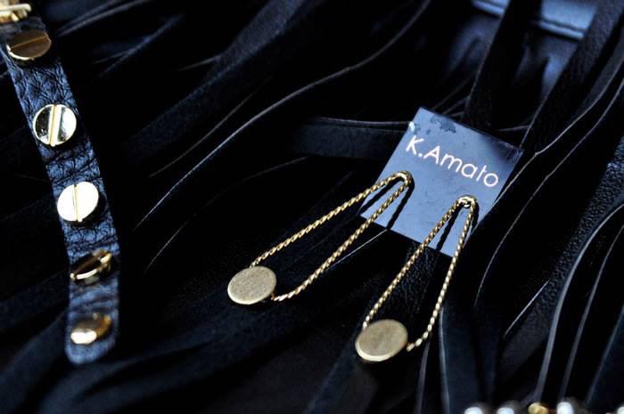 k_amato's tweet photo. When in doubt, go black and gold. #jewelry #celebrity http://t.co/wQ8Ydcr2nn