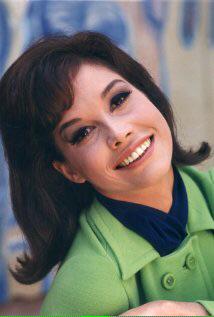 I wanna wish a happy 78th birthday 2 Mary Tyler Moore I hope she has a great day with her family & friends 