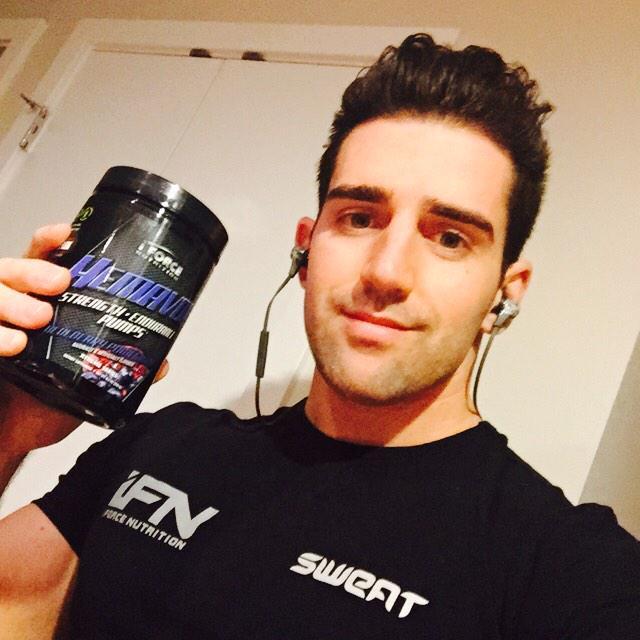 coreyswiergosz's tweet photo. #bluepom #hemavol by @IForceNutrition powering today's #workout http://t.co/wVK3S1j7pw