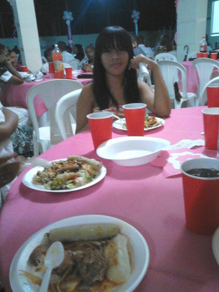 SotoTaina's tweet photo. ``wwaii qk linda iiiooh en una boda´´ http://t.co/bUkO8BYok4