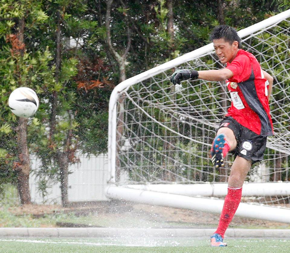 Fc今治 V Twitter 本日12月30日は 背番号21 ｇｋ山本涼太選手の歳の誕生日です 祝成人 おめでとうございます 南宇和高校を卒業後 今治で働きながら練習に明け暮れる日々 2年目の今シーズンはフル出場の試合もありました 応援よろしくお願いします Http T