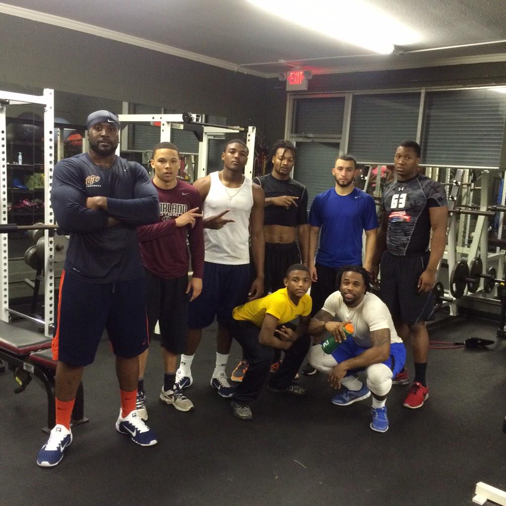 FSperformHTX's tweet image. Team worked this evening. #FSPelite