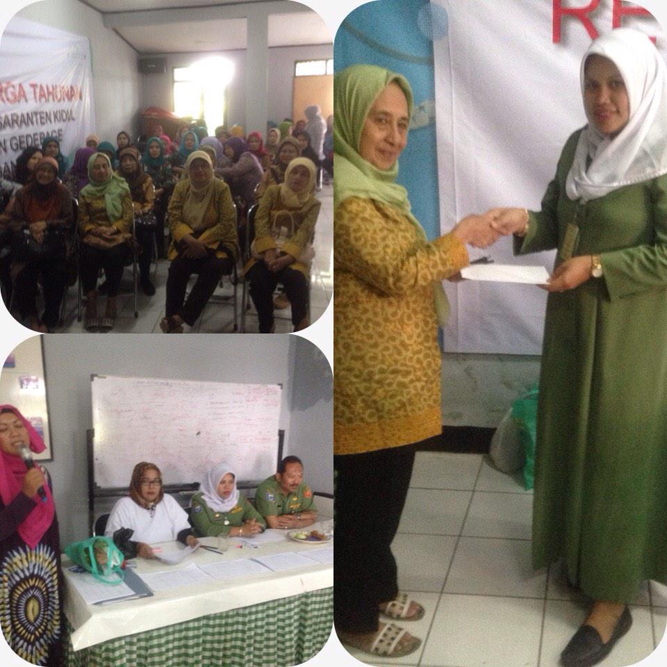 cisarantenkidu1's tweet photo. Penyerahan insentif pkk n posyandu menambah semangat kader u mengabdi. @siti_odedMD @HERLINAZAM2 @BKBPMBANDUNG http://t.co/KO1nwFABak