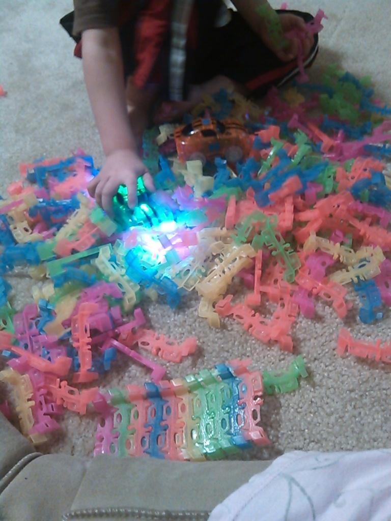 BurlsRiggenbach's tweet image. I have to put this back together piece by piece. #funtrack #3yrolds #preventable #3rdassembly