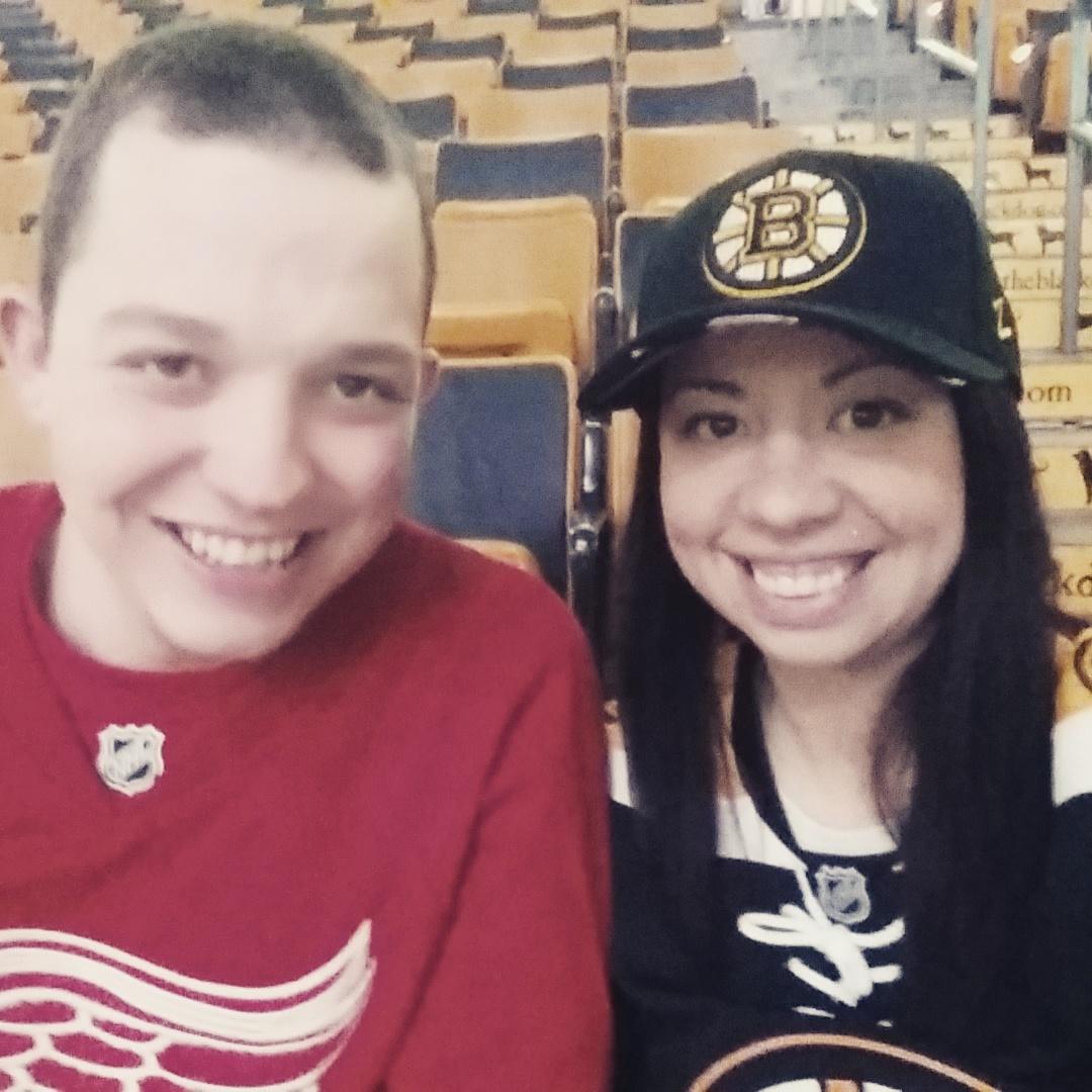 conacakes's tweet photo. All the way from Newfoundland for our first nhl game! Go Bruins! #NHLBruins http://t.co/vUXoye7fv4