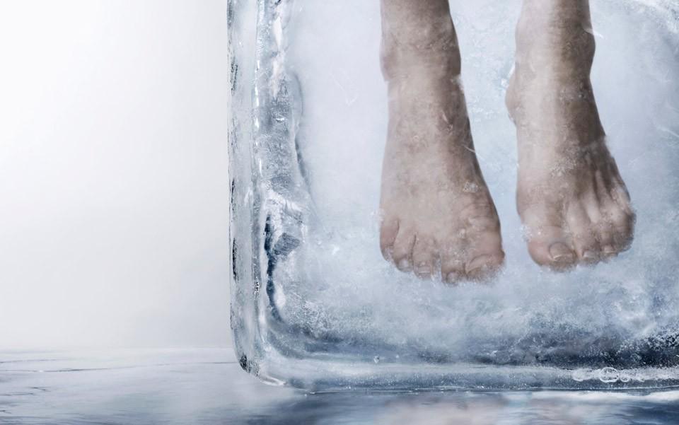 emmarose1971's tweet photo. @Oliek23 @LilyRos75134453 frozenfeet# http://t.co/AripY2Kjsn