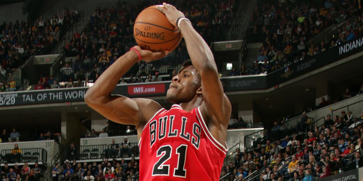 chicagobulls's tweet photo. Bulls pull out a stop on D and win 7th straight, 92-90! #CHIvsIND http://t.co/dC4l2SOb72