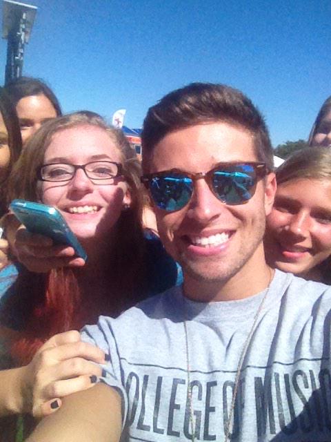 KAYDREAMlNG's tweet photo. The day I finally saw and met my baby after 2 years 😊 #JakeMillerMemory2014 http://t.co/8b5GkFi0Tu