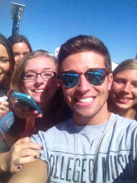 KAYDREAMlNG's tweet photo. The day I finally saw and met my baby after 2 years 😊 #JakeMillerMemory2014 http://t.co/8b5GkFi0Tu