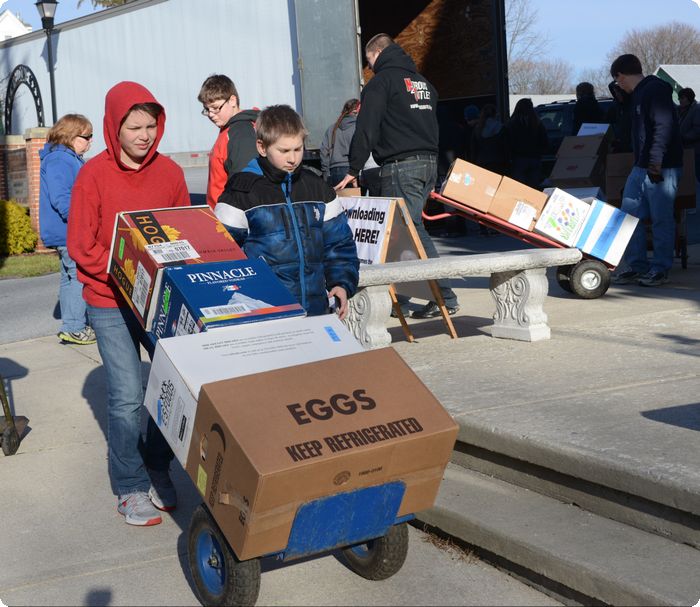 ReadingEagle's tweet photo. Volunteers helped move 6,000 books into the Oley Valley Community Library's new home Monday. http://t.co/kLx0esoIHG http://t.co/aITXcO7yTT
