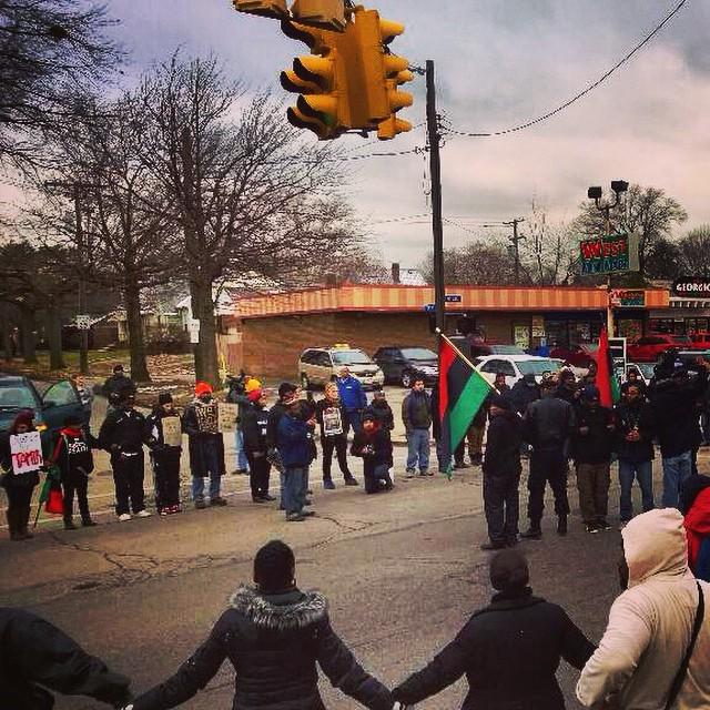 PTS_CLE's tweet photo. #Ferguson2CLE #TamirRice #TanishaAnderson #Cle #cleprotest #protestscle #ptscle #punctur... http://t.co/g3MeZjyZzD http://t.co/7h2Al3AWui