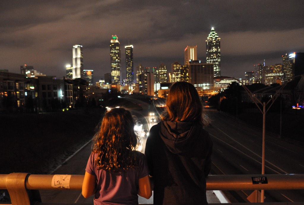GuyToYourLeft's tweet image. My two oldest daughters checking out Atlanta from the #JacksonBridge. #NoFilter