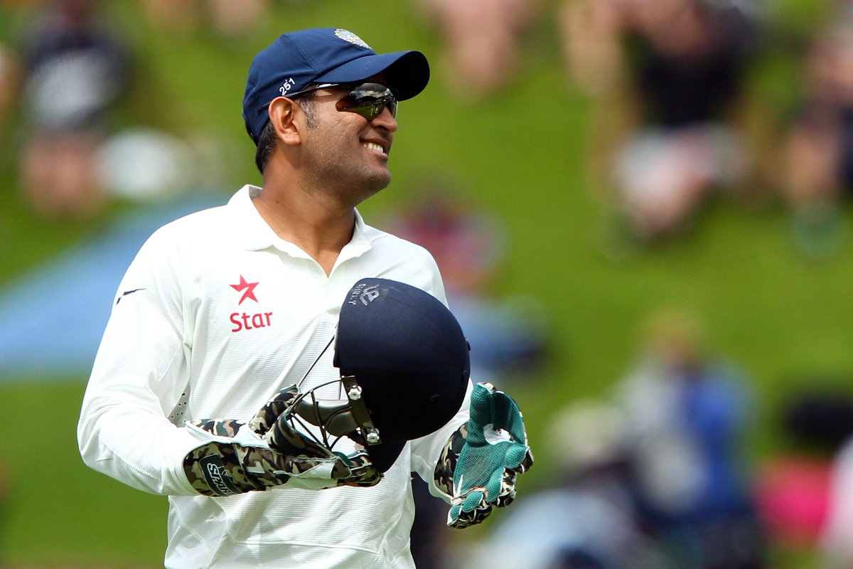 SkySportsNews's tweet photo. BREAKING: India captain MS Dhoni retires from Test cricket with immediate effect #SSNHQ http://t.co/wBqQfJhsMV