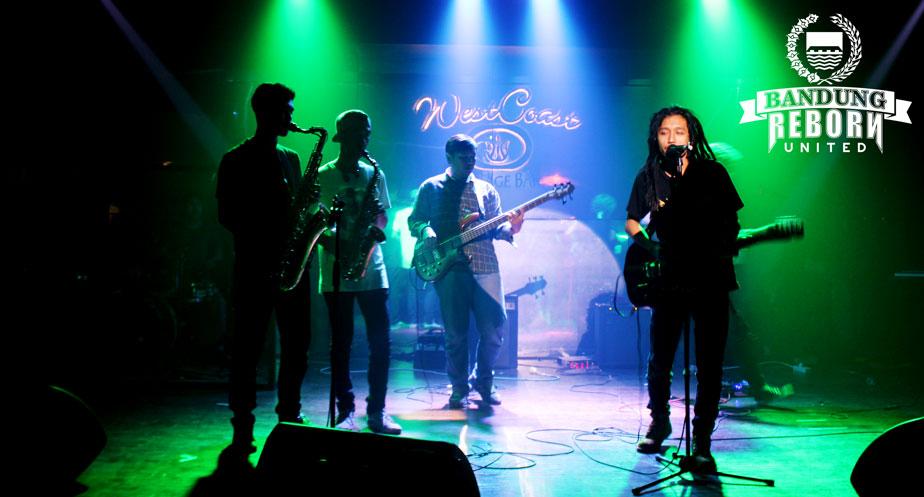 #BandungRebornUnited at <a href="/westcoastbdg/">WestCoast Rock Bar</a> - thanks for support #respect #KabehDulur cc: <a href="/WacacawBand/">CAW ON</a>