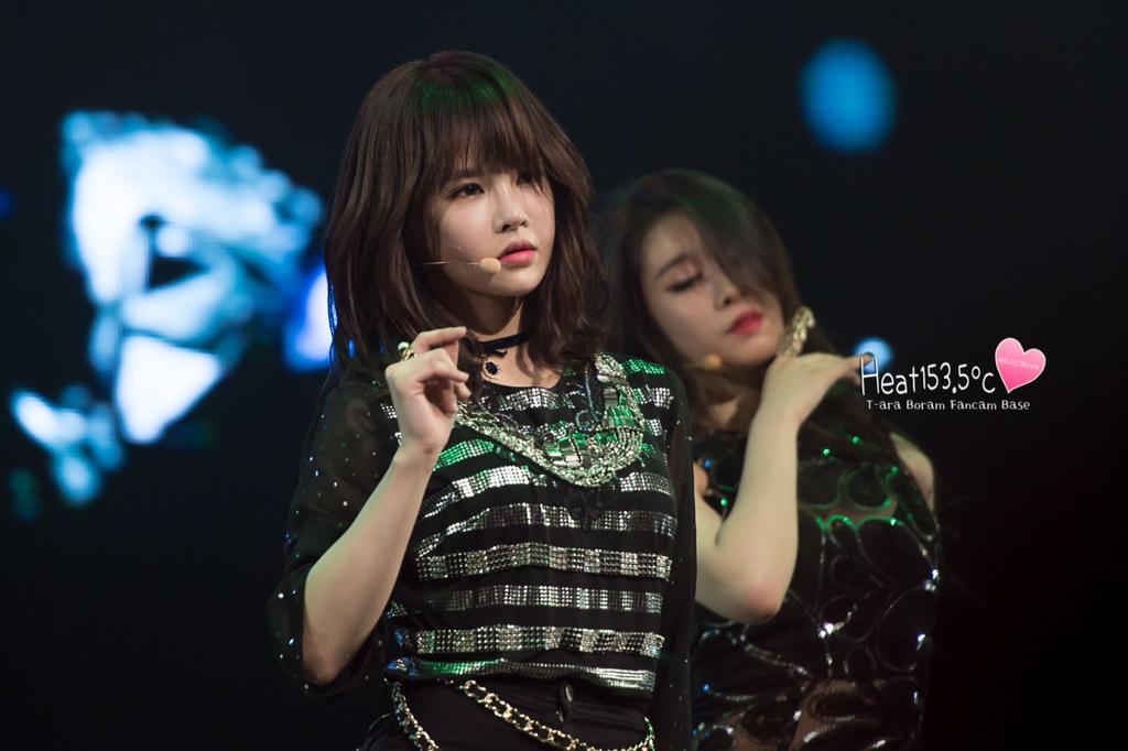 B6F7VbMCMAElK1S.jpg:large