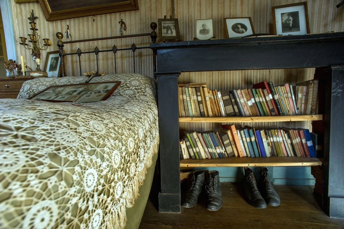 washingtonpost's tweet photo. World War I soldier’s room remained untouched for almost 100 years http://t.co/9CMrM7VYF0 http://t.co/EimtN9Rknu