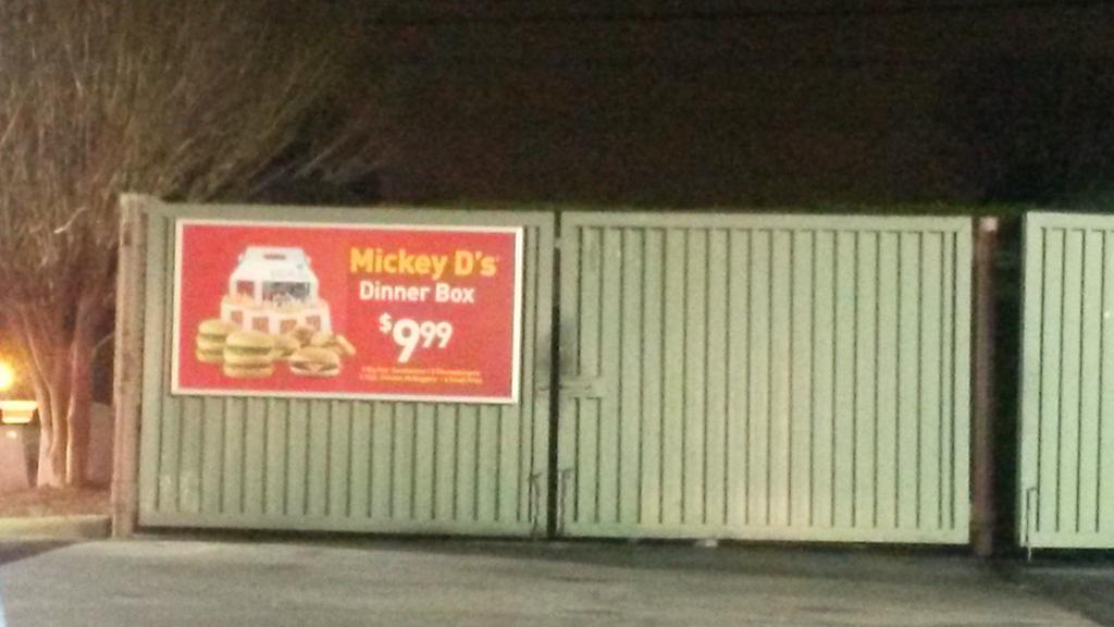 Feeling #Mclike a #McDStar on the <a href="/McDonalds/">McDonald's</a> #dinnerdate w box #McHappy #mjloves <a href="/McD_CLTArea/">McDonald's Char NC</a> <a href="/MeredithTennent/">Meredith Tennent</a>