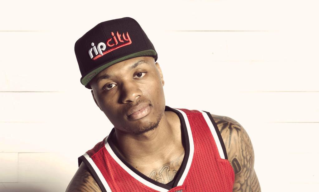 Damian Lillard // #NBABallot 

[RT 2 VOTE]