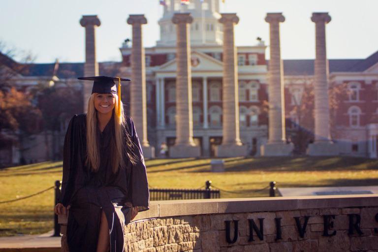 Jackieee171's tweet photo. That's a wrap folks! It feels so good to be graduated. I am ready for the next adventure. 🌎✈️ http://t.co/SqGN0GQBUP